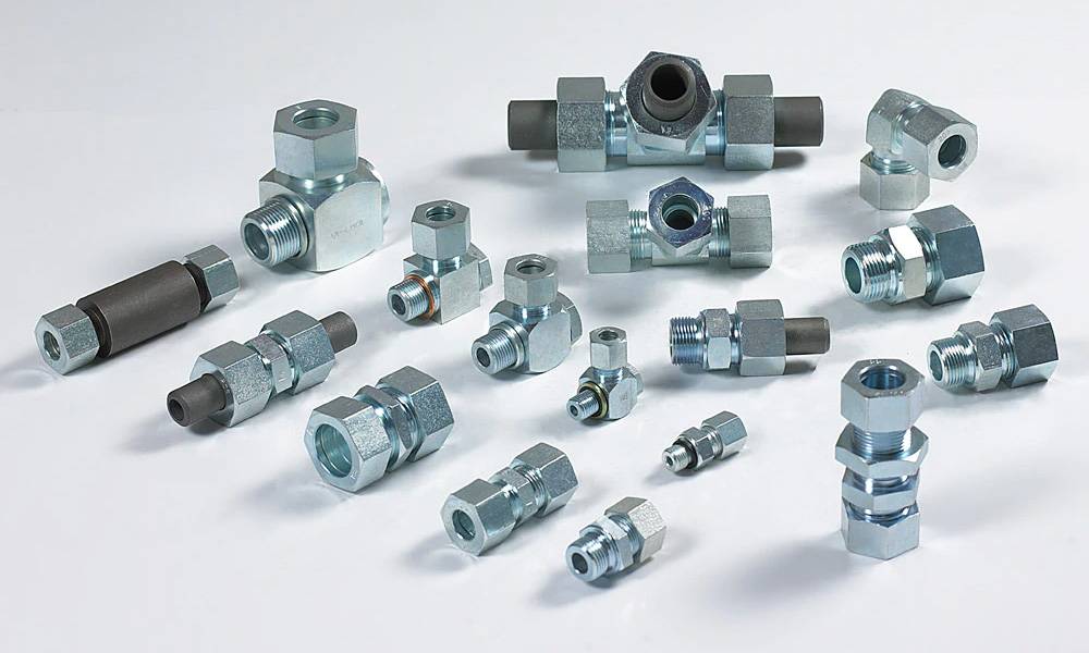 What safety features do hydraulic quick couplers include?